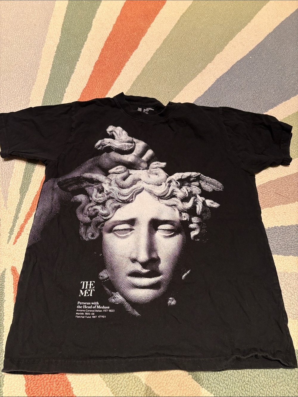 The Met “Perseus with the Head of Medusa” T-Shirt - Picture 4 of 8